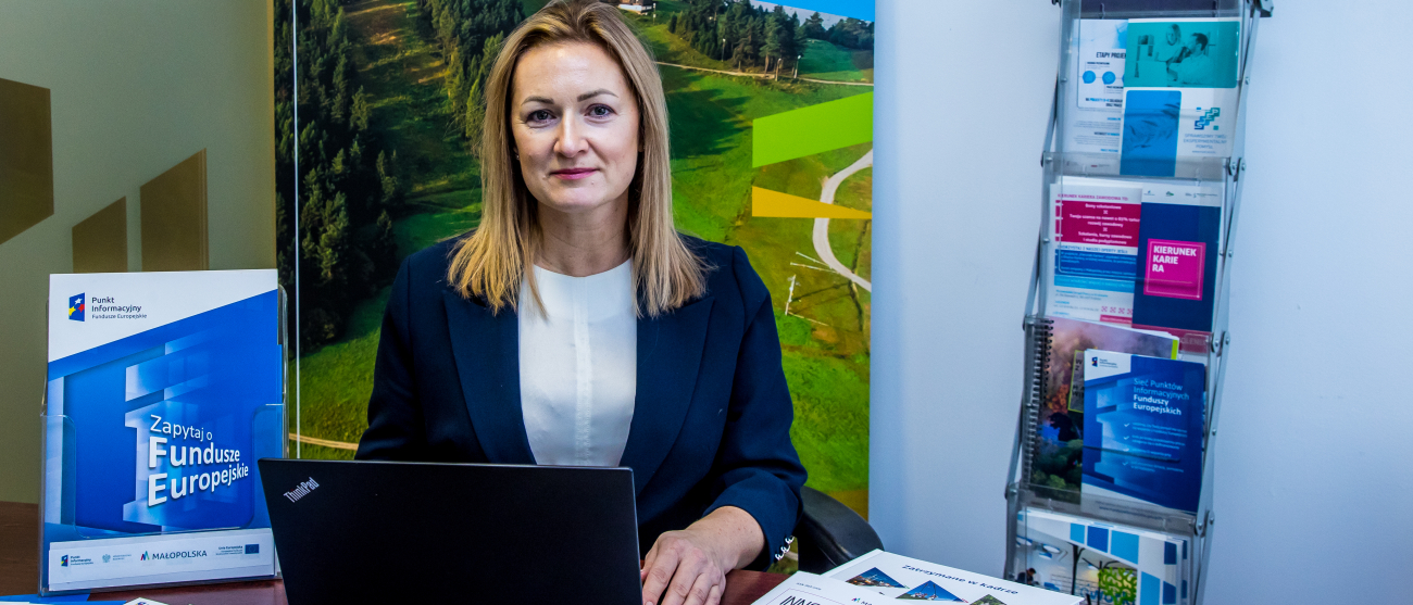 Konsultantka w Punkcie Informacyjnym Funduszy Europejskich